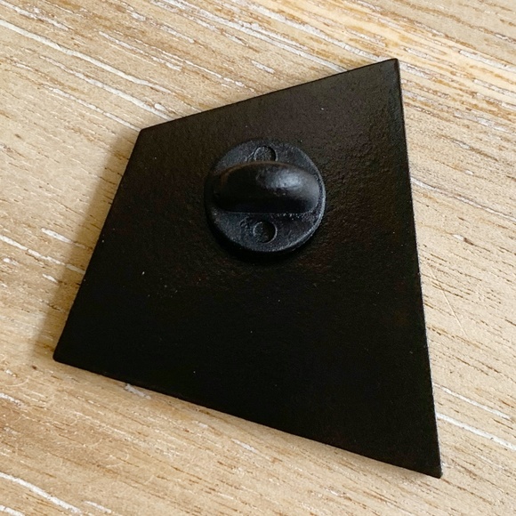 Exclusive Design Retro Batman Joker Collector Enamel Pin - Picture 3 of 4